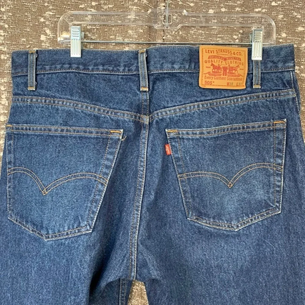Vintage 90's Levi's 505‎ Regular Fit Straight Leg Blue Denim Jeans Men's 38x30
